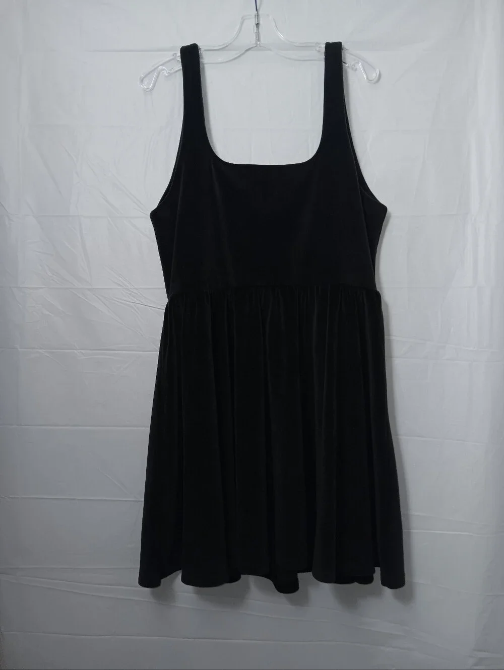 AMERICAN EAGLE BLACK VELVET  SQUARE- NECKLINE  SKATER DRESS SIZE MEDIUM